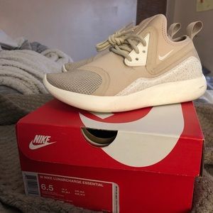 Nike women’s sneakers